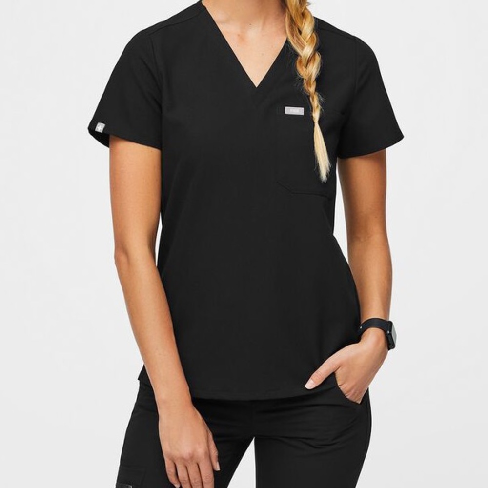 Figs Catarina™ One-Pocket Scrub Top - Black